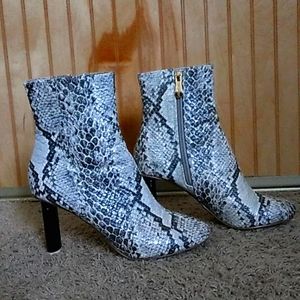 Black,Grey and white animal print heels